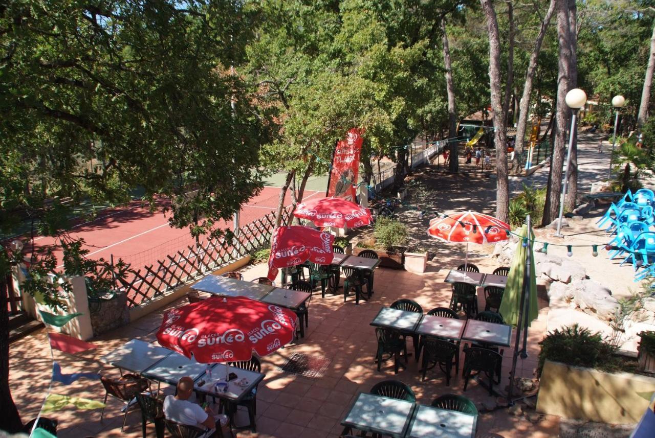 Camping Le Parc Saint-Paul-en-Foret Экстерьер фото