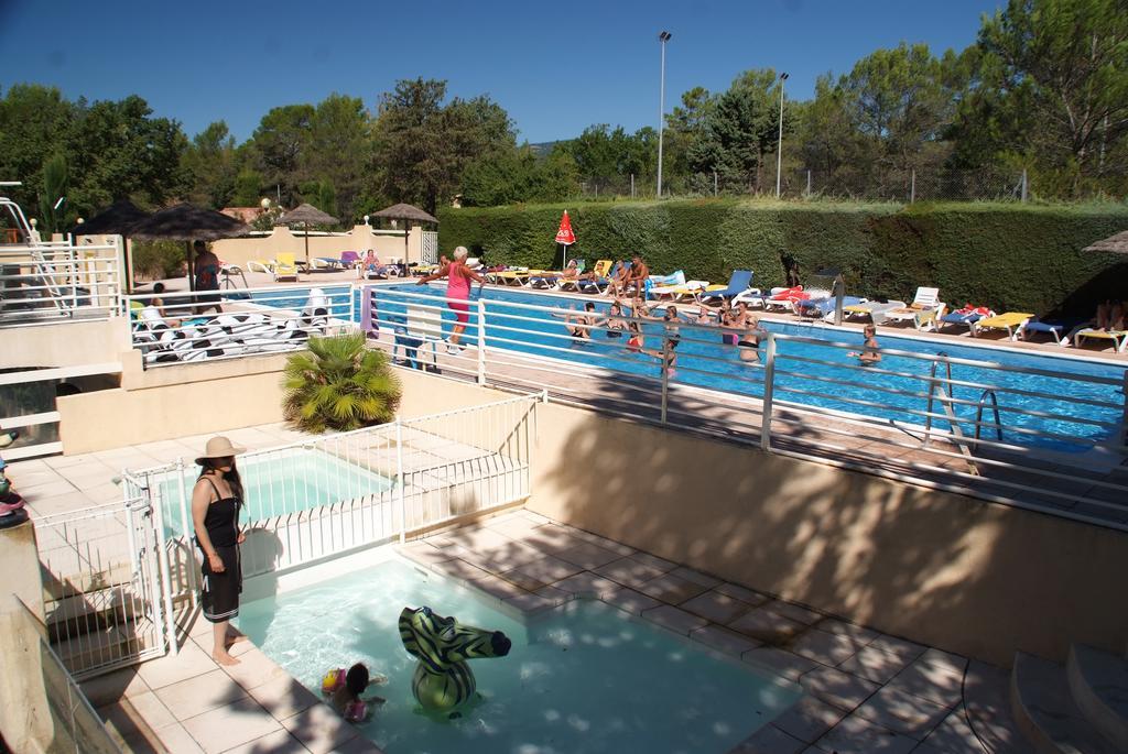 Camping Le Parc Saint-Paul-en-Foret Экстерьер фото