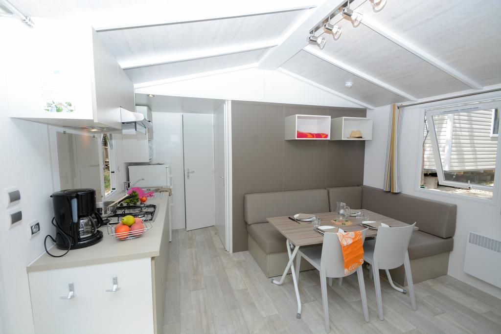 Camping Le Parc Saint-Paul-en-Foret Экстерьер фото